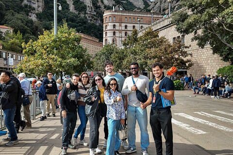 Montserrat Small Group Tour: Basílica e Moreneta com transferência