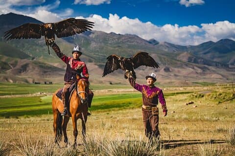 Destaques de 3 dias: Yurt Camp, Eagle Show e Lake, durante todo o ano