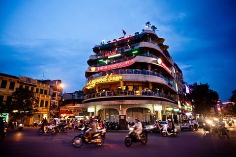 10 days: All Inclusive Car Tour from Hanoi to Ho Chi Minh City
