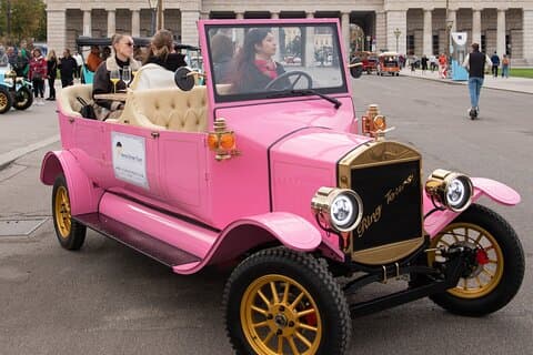 Imperial Oldtimer Tour of Vienna med Prosecco