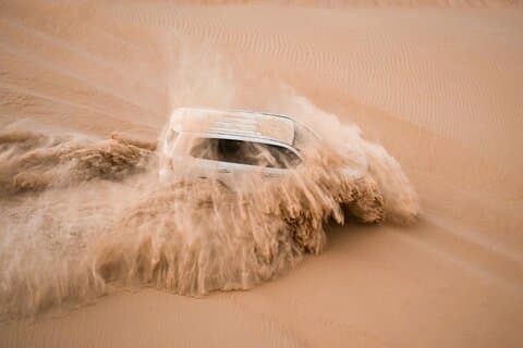 Abu Dhabi Desert Safari 4x4 BBQ Middag Belly Dance Camel Ride