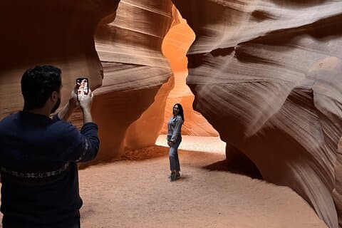 Page: (VIP) Hogan Upper Antelope Canyon Tour