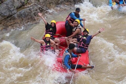 Phuket 5 KM White Water Rafting og 30 minutter ATV kjøring