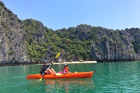 Lan Ha and Ha Long Bay Full Day Seclusion Cruise from Cat Ba