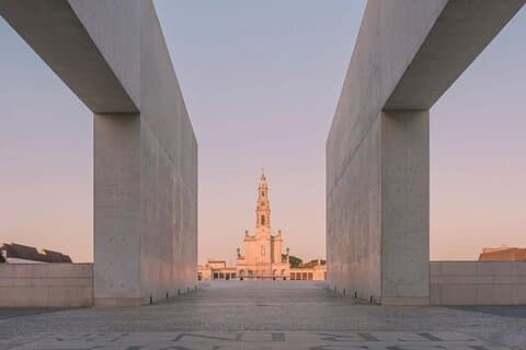 Lisboa: Fátima, Pastorcitos, Batalha, Nazaré, Óbidos con ginja (licor de cereza).