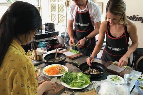 Clases de cocina de medio día en Hanói