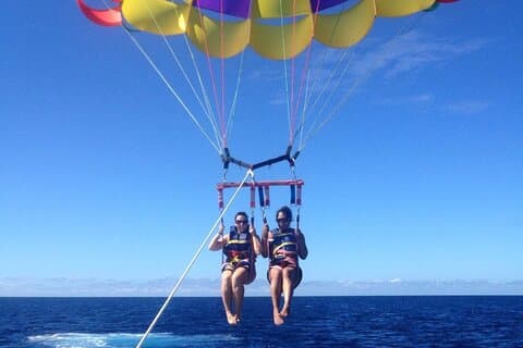 Roatan Parasailing Abenteuer & Touren am West Bay Beach