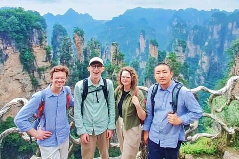 2 - 8 Pax Mini Group : 2 - Dag Zhangjiajie guidet tur