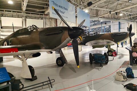 Hoteller i nærheden af RAF Aircraft London Museum WW2 Private Car Hotel