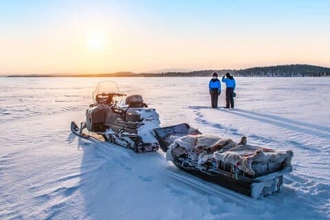 Schneemobil-Abenteuer in Lappland : Geführte Tour ab Kiruna