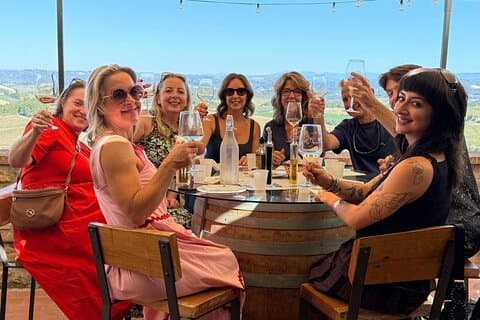 Tour del vino in Toscana per piccoli gruppi: 3 cantine e pranzo tradizionale
