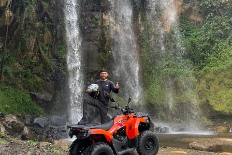 Día completo en Cuadrón en Baños de Agua Santa