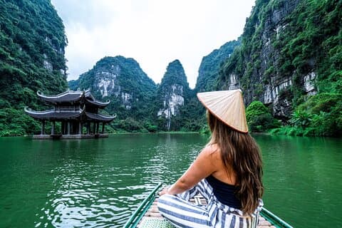 Ninh Binh Kleine Gruppe mit Limousine Hoa Lu Trang An Mua Höhle