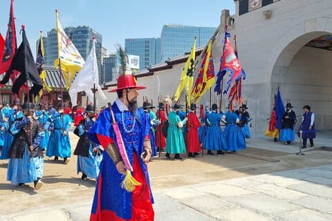 Seoul Essential Walk: Gyeongbokgung Palace, Bukchon & N Tower