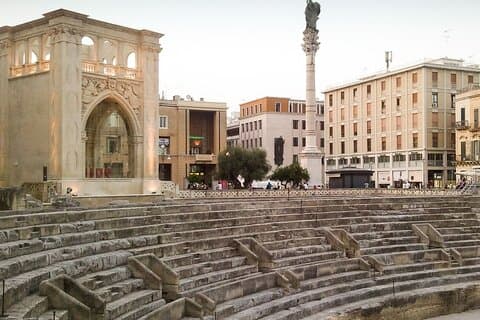 Tour privado a pie por Lecce con un local