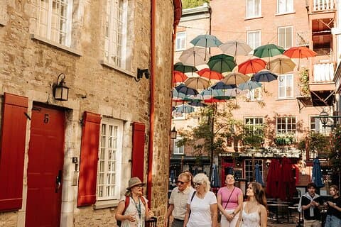 Spanish Group Old Québec Walking Tour with Funicular