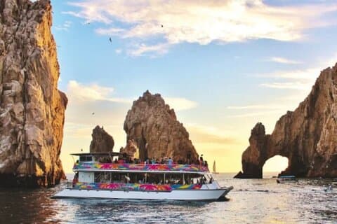Croisière au coucher du soleil Cabo Escape avec dîner et bar ouvert