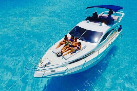 "Lev lyxlivet: Hyr din egen yacht i Cancun!"