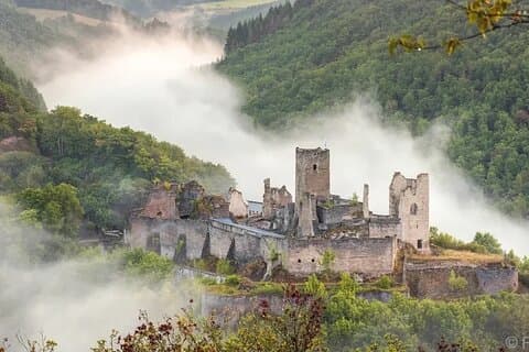Luxembourg: Three Haunted Castles and Ghost Legends Private Tour