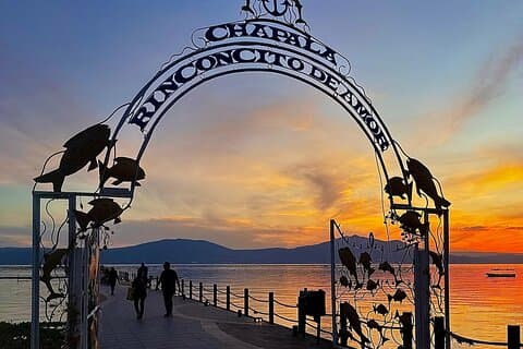 Tour al Lago de Chapala, PUEBLO MAGICO de Ajijic desde Guadalajara