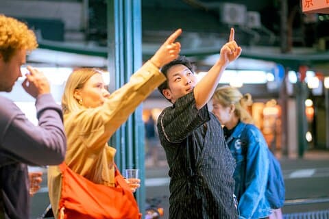 Geisha District Walk: Premium Whisky, Sake & Gion Highlights