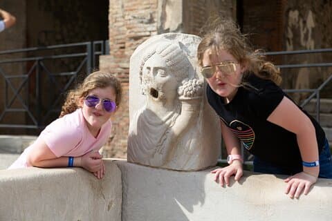 Tour of Pompeii for families with Transfer from Naples & Sorrento
