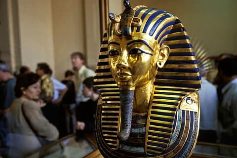Halvdag New Grand Egyptian Museum med guide og billet