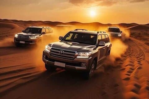 Dune Bashing serale e giro in cammello a Dubai con cena barbecue