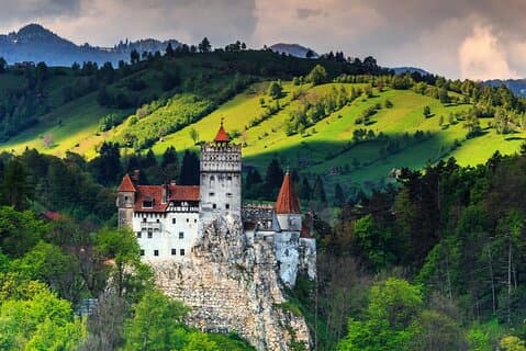 Shared Tours for Dracula's Legacy in Bran and Peles Castle 1 day