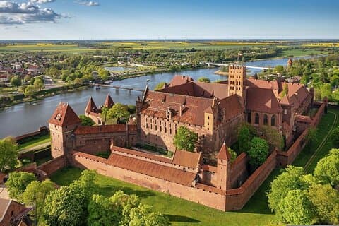 Private Tour of Malbork Castle with Flexible Transport
