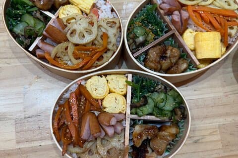 Osaka Bento klasse med lokale mødre og ta hjem lunsj boks