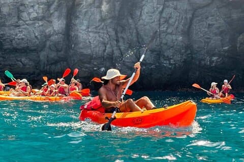 Passeio de caiaque em Tenerife com observação da vida marinha e mergulho com snorkel.