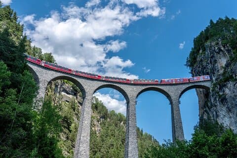UNESCO Chemin de fer rhétique : Viaduc, Musée du train d'Albula, Saint-Moritz