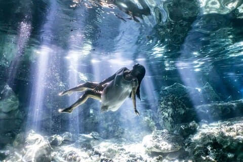 Undervandsfotografering i Mexicos hellige Cenotes