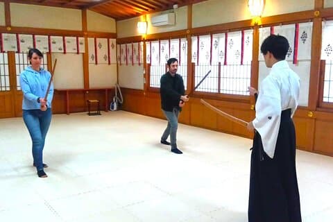 Osaka: Samurai sværd opplevelse på historisk Kōzu helligdom