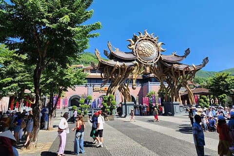ゴールデンブリッジとバナヒルズ小グループツアー