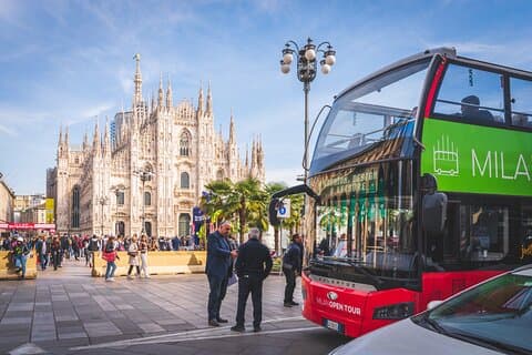 Mailand: Tour im offenen Bus mit lokalen Verkostungen