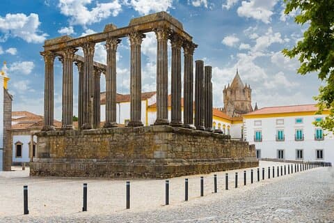 Évora Roman Legacy: Private walking tour with tickets