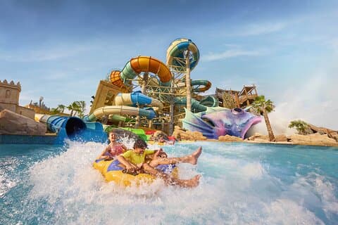 Entrée aux parcs Ferrari World, Warner Bros ou Yas Waterworld