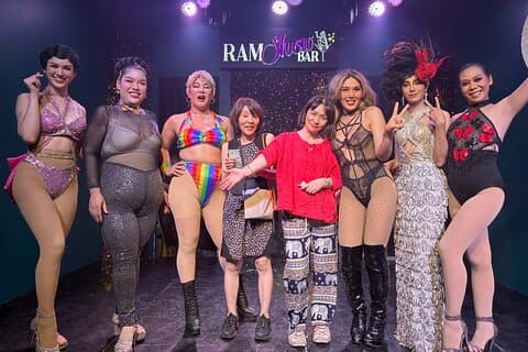 Chiang Mai : Ladyboy Cabaret – Verhalen, Diner en Sprankeling