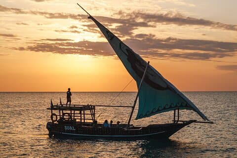 Zanzibar Sunset Dhow Cruise met open bar – Nungwi en Kendwa