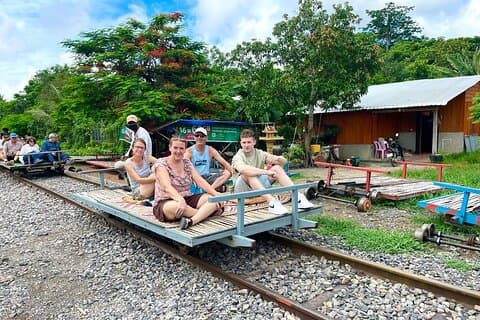 Tour de um dia privado de Battambang a partir de Siem Reap com trem de bambu