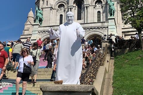 専属ドライバーによるパリのプライベートガイドツアー