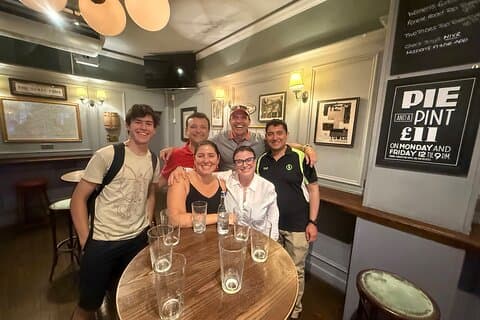 Historische pubs van de City of London met een biertje in elke bar