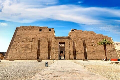 Private West Bank Tour to Hatshepsut Hapu and Nefertari