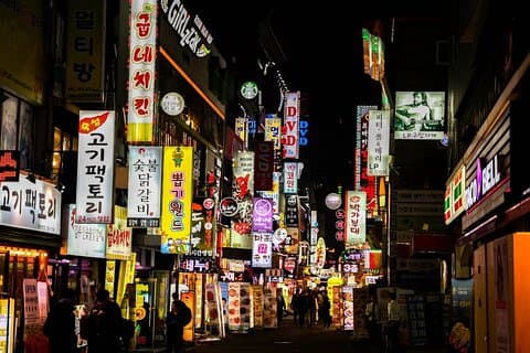 Private Nachttour durch Seoul : Beleuchtete Wahrzeichen & Geschichten
