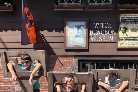 Salem Massachusetts Schnitzeljagd Interaktive Wanderung Aktivität