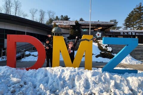 DMZ Tour + Koreamuseets krigsminnesmärke