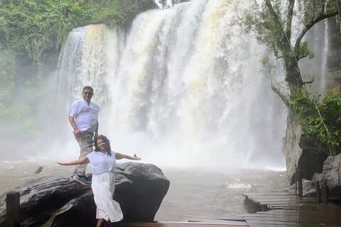 Tour all'alba dei segreti di Angkor Wat di 2 giorni e fuga alla cascata di Kulen