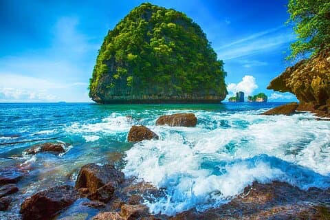 Phuket : Vroege speedboot naar Phi Phi, Bamboe, Snorkelen & Lunch